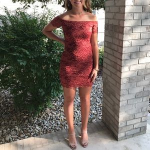 Lacy Off-the-shoulder Bodycon Dress